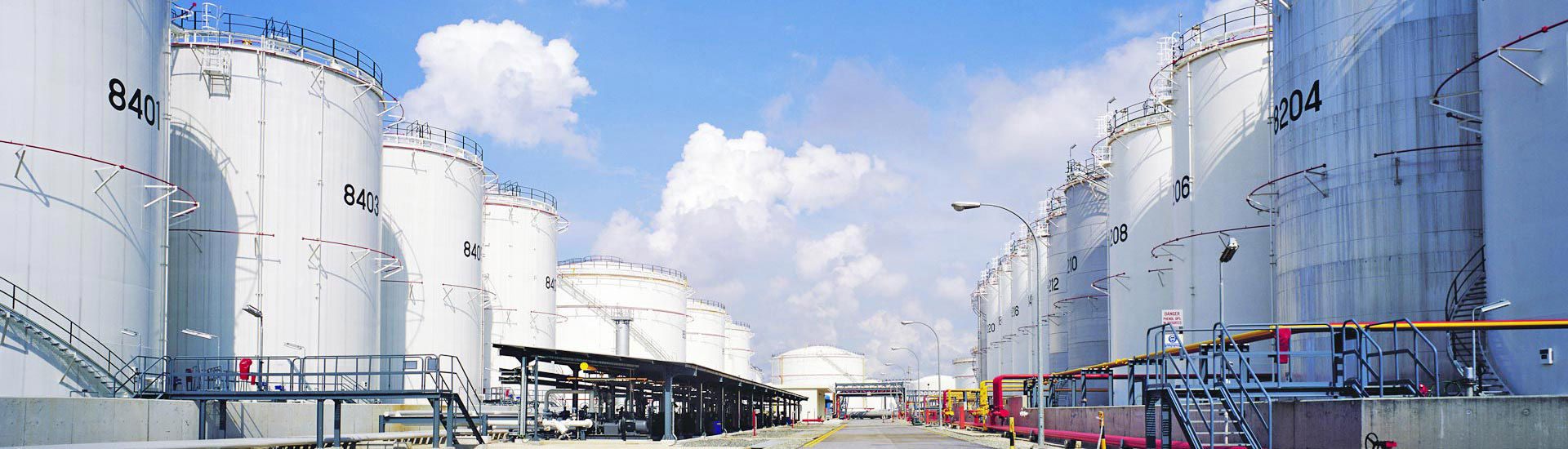 Worldwide gas & oil transportation
